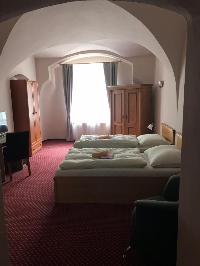 Hotel U Zlateho Andela Pardubice Luaran gambar