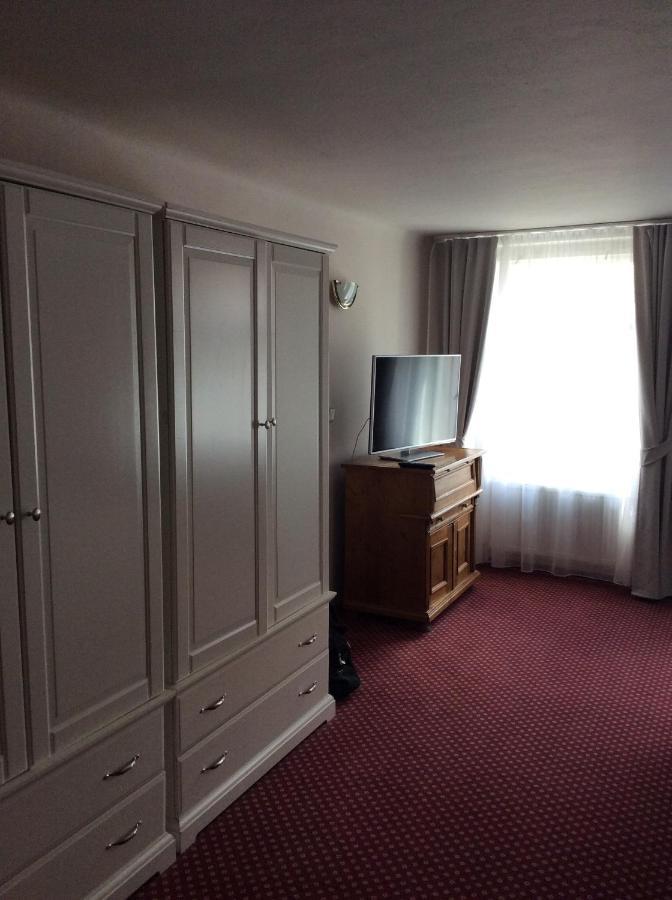 Hotel U Zlateho Andela Pardubice Luaran gambar