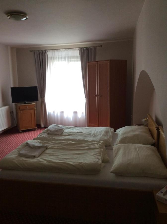 Hotel U Zlateho Andela Pardubice Luaran gambar