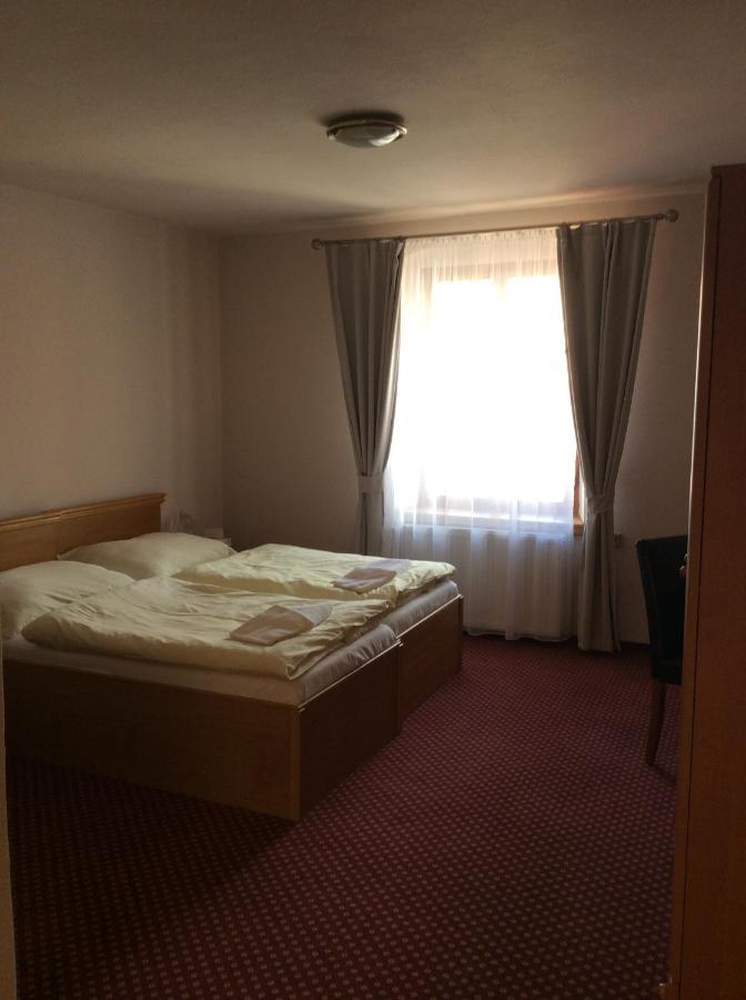 Hotel U Zlateho Andela Pardubice Luaran gambar