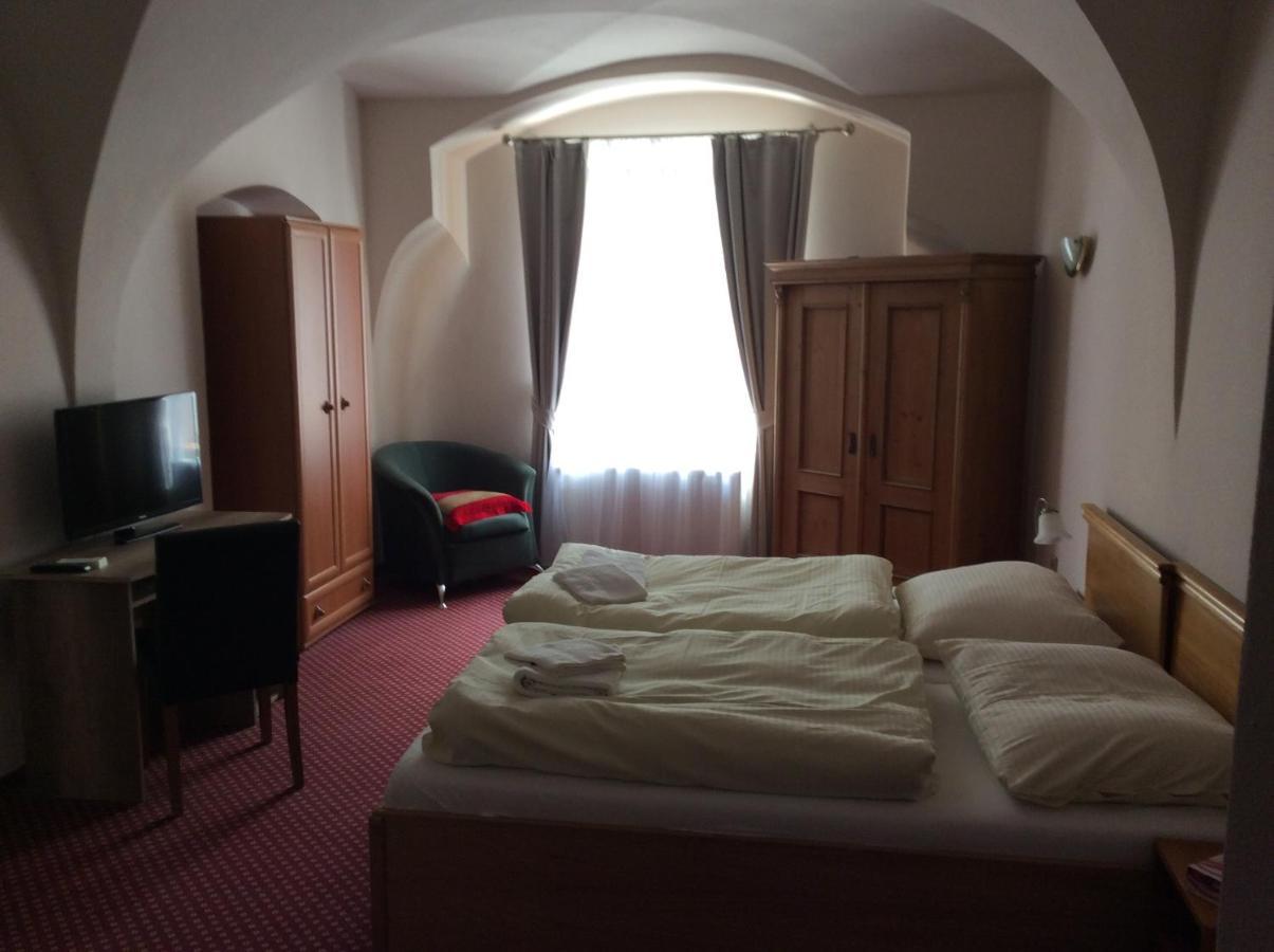 Hotel U Zlateho Andela Pardubice Luaran gambar